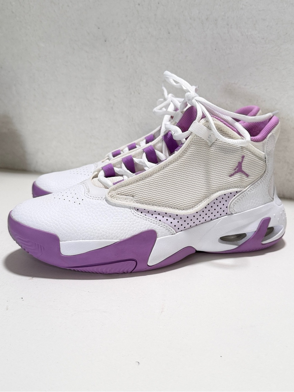 Air Jordan Max Aura 4 GS White Barely Grape Rush Fuchsia Sneakers Size 6.5Y